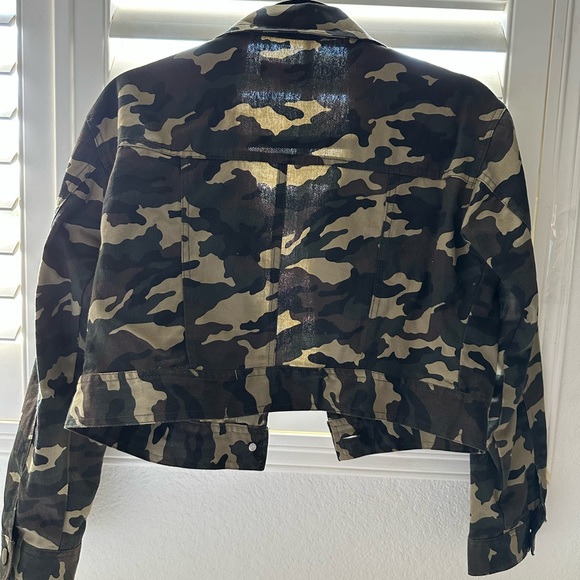 Women’s Camp Crop Jacket - Picture 3 of 4